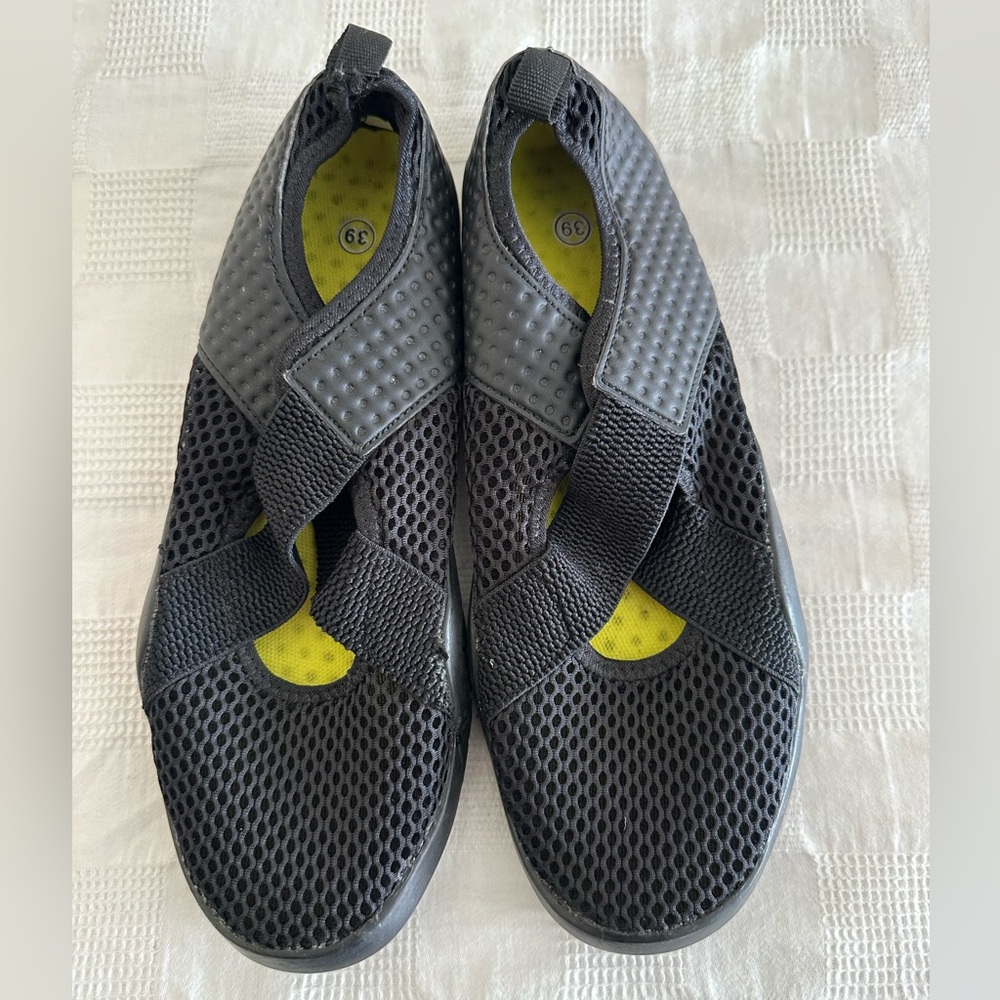 Women's Black Mesh Water Shoes